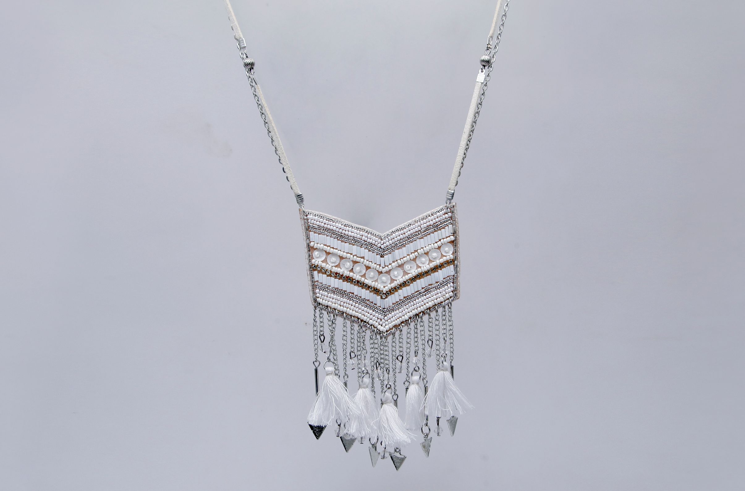WOMEN WESTERN-NECKLACE-BEADED